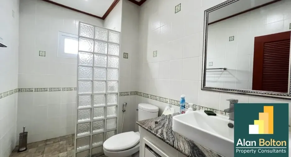 For rent 5 bedrooms house in Bang Lamung, Chonburi