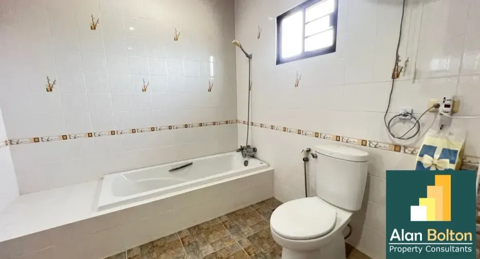 For rent 5 bedrooms house in Bang Lamung, Chonburi
