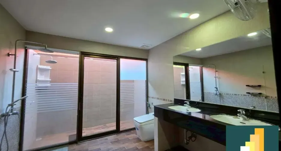 For rent and for sale 4 bedrooms house in Huay Yai, Pattaya