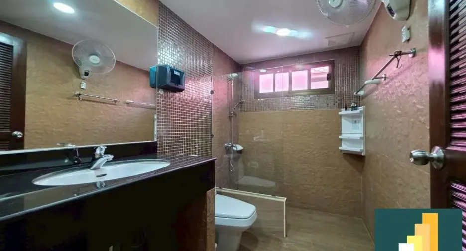 For rent and for sale 4 bedrooms house in Huay Yai, Pattaya