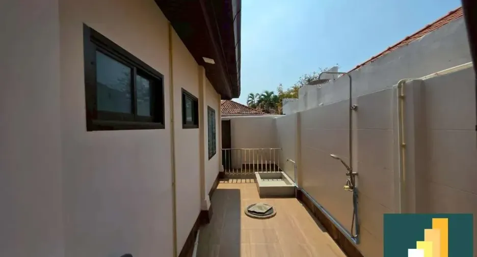 For rent and for sale 4 bedrooms house in Huay Yai, Pattaya
