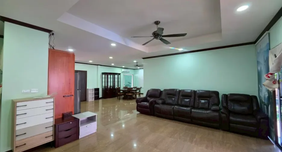 For rent and for sale 4 bedrooms house in Huay Yai, Pattaya