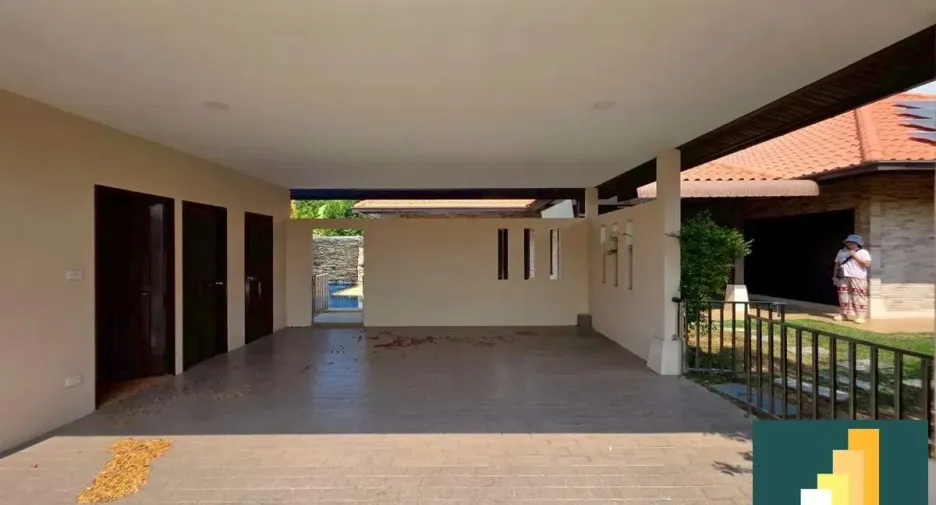 For rent and for sale 4 bedrooms house in Huay Yai, Pattaya