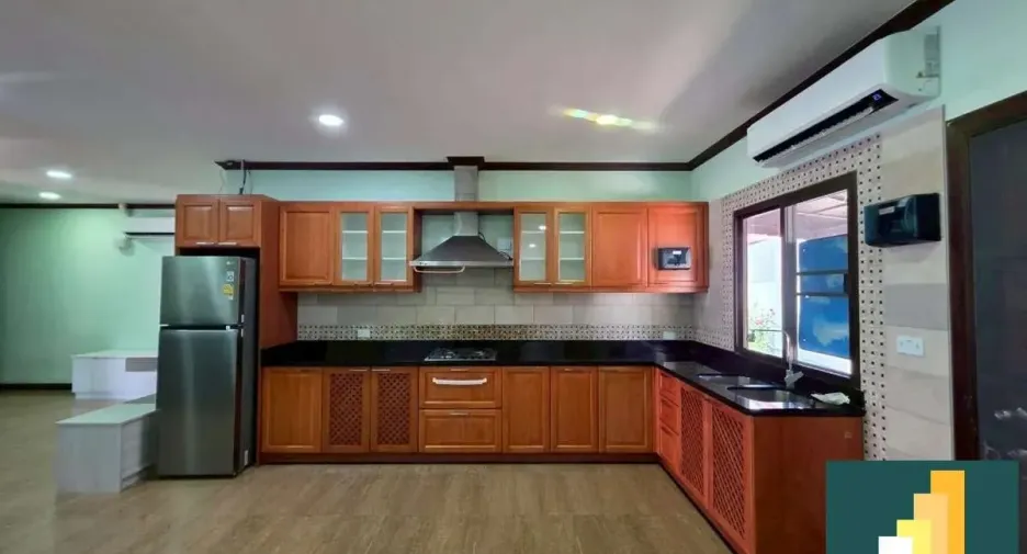 For rent and for sale 4 bedrooms house in Huay Yai, Pattaya