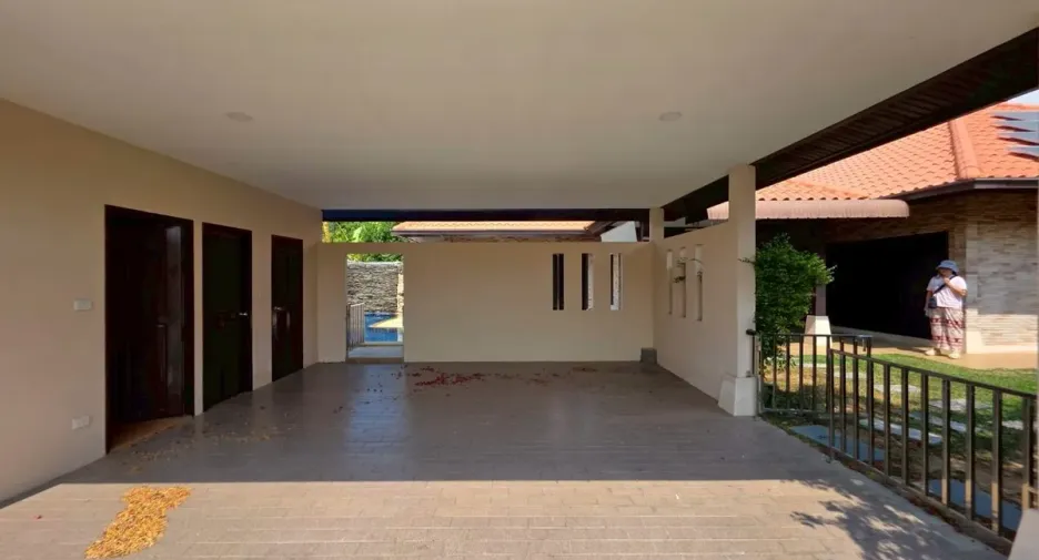 For rent and for sale 4 bedrooms house in Huay Yai, Pattaya