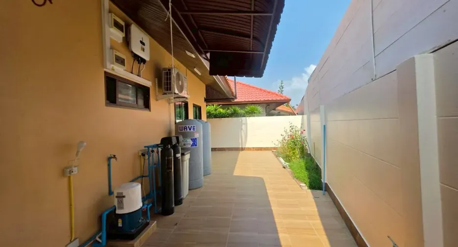 For rent and for sale 4 bedrooms house in Huay Yai, Pattaya