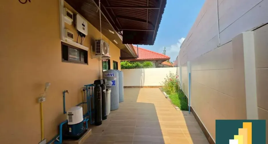 For rent and for sale 4 bedrooms house in Huay Yai, Pattaya