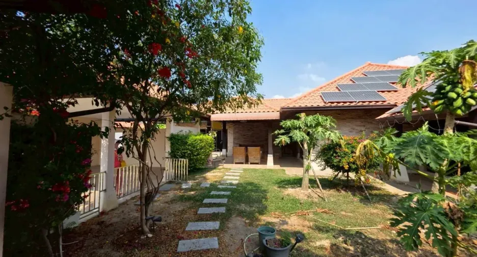 For rent and for sale 4 bedrooms house in Huay Yai, Pattaya