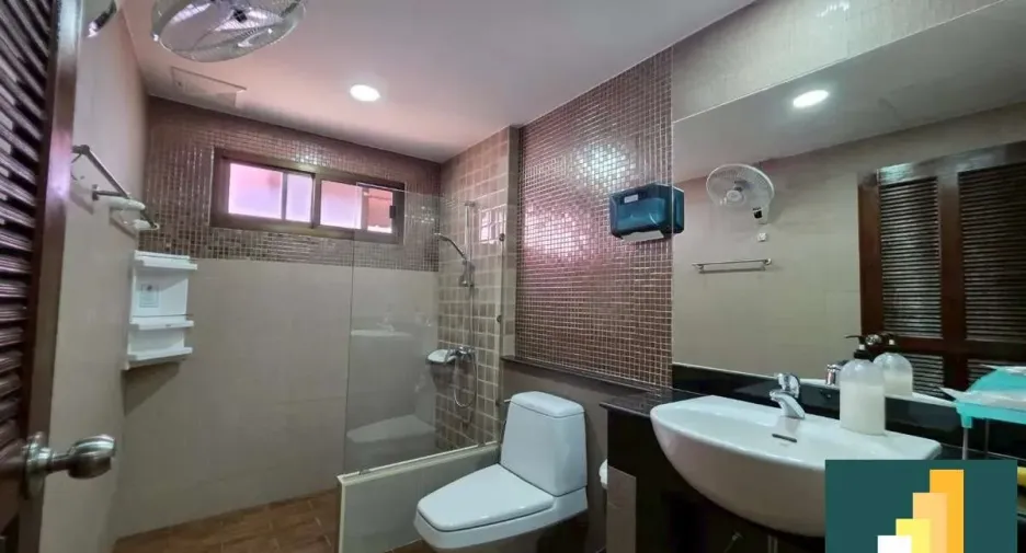 For rent and for sale 4 bedrooms house in Huay Yai, Pattaya