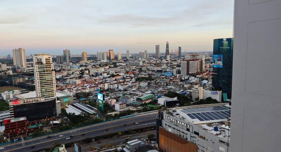 For rent 3 bedrooms condo in Yan Nawa, Bangkok