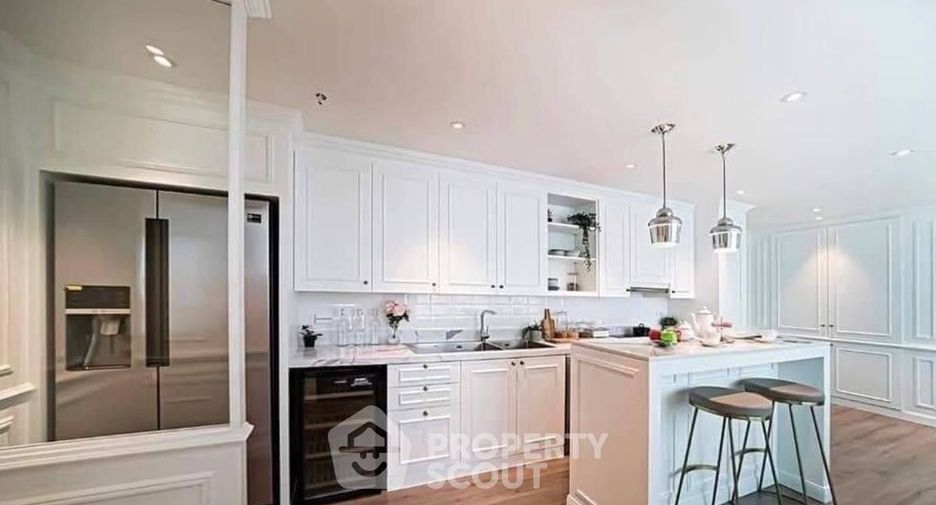 Condo en alquiler y en venta de 2 habitaciones en Watthana, Bangkok
