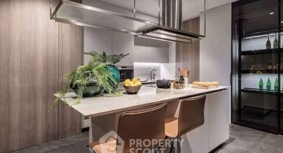 Аренда и продажа 4 спальни кондо в Щаттхана, Бангкок