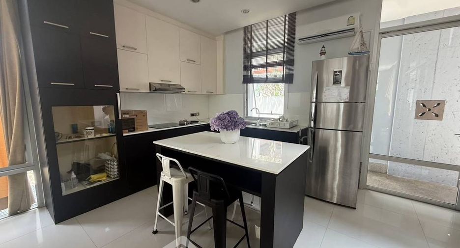 À louer et à vendre 3 chambres villa à Sattahip, Chonburi