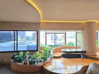For sale 2 bedrooms condo in Pathum Wan, Bangkok