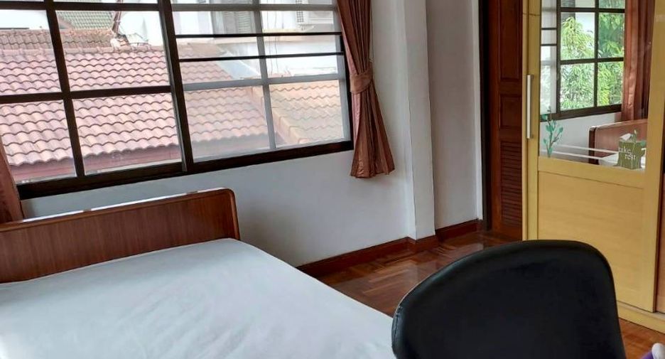 For sale 3 bedrooms house in Si Racha, Chonburi