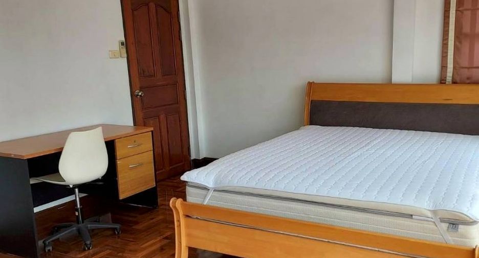For sale 3 bedrooms house in Si Racha, Chonburi