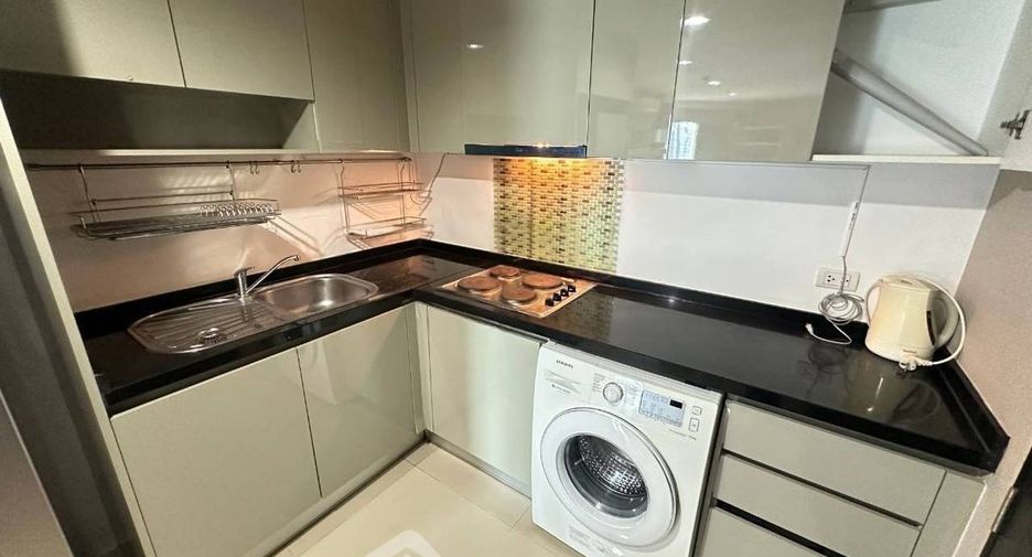 Wohnung zum Kauf mit 2 Zimmer in Huai Khwang, Bangkok