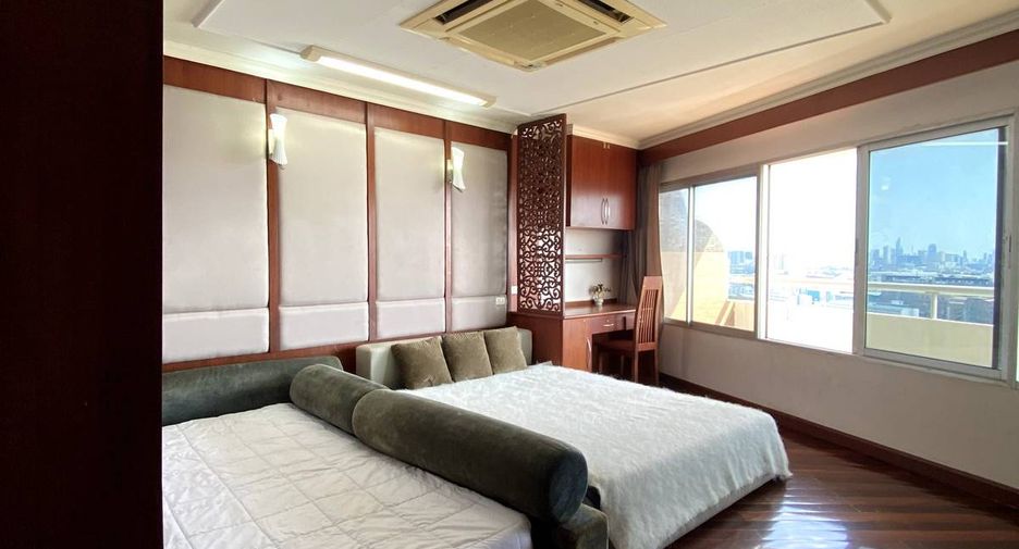 For sale 3 bedrooms condo in Bang Phlat, Bangkok