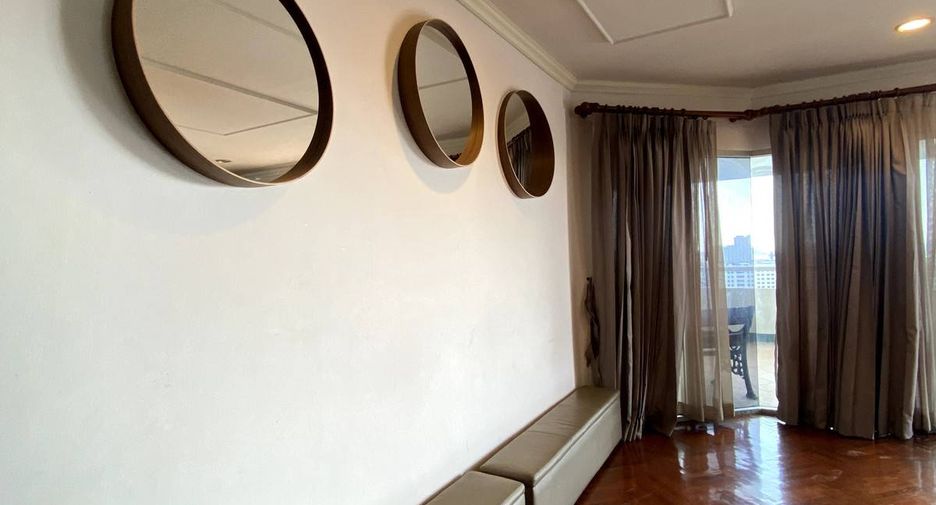 For sale 3 bedrooms condo in Bang Phlat, Bangkok