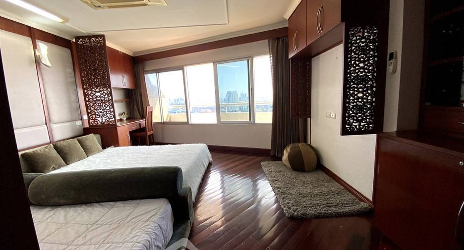 For sale 3 bedrooms condo in Bang Phlat, Bangkok