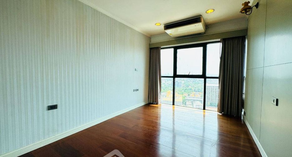 For sale 2 bedrooms condo in Sathon, Bangkok