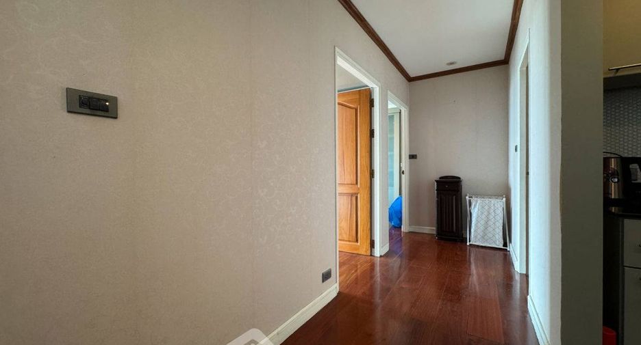 For sale 2 bedrooms condo in Sathon, Bangkok