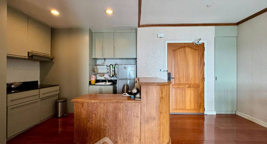 For sale 2 bedrooms condo in Sathon, Bangkok