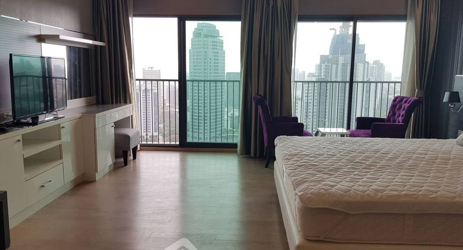 À louer 3 chambres condo à Khlong Toei, Bangkok