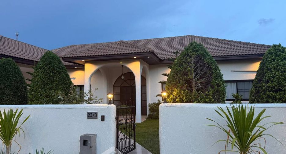 For rent 4 bedrooms house in East Pattaya, Pattaya