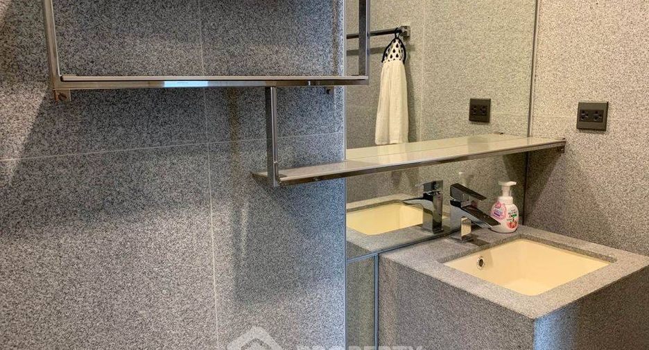 For rent 1 bed condo in Pathum Wan, Bangkok