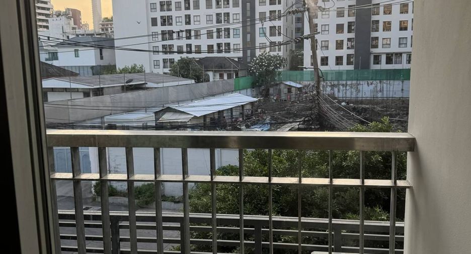 For rent 1 bed condo in Watthana, Bangkok