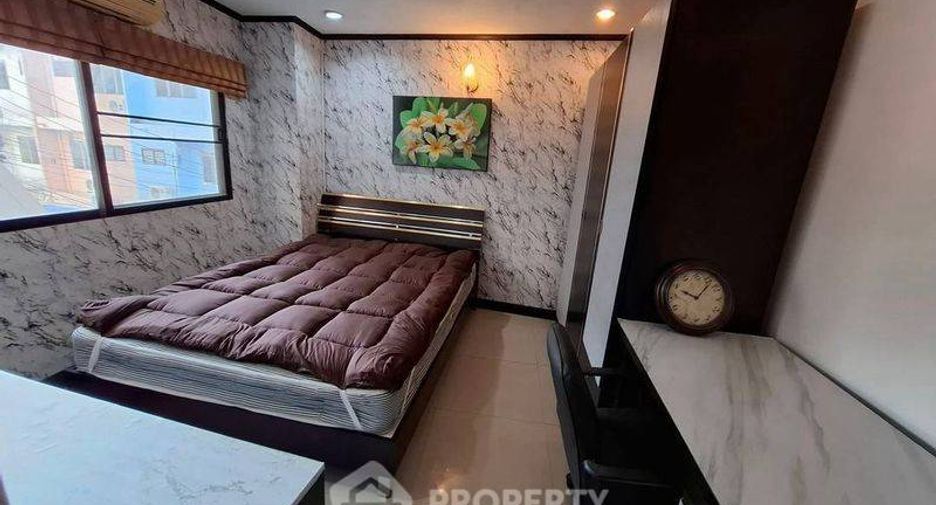 For rent 4 bedrooms townhouse in Pratumnak, Pattaya