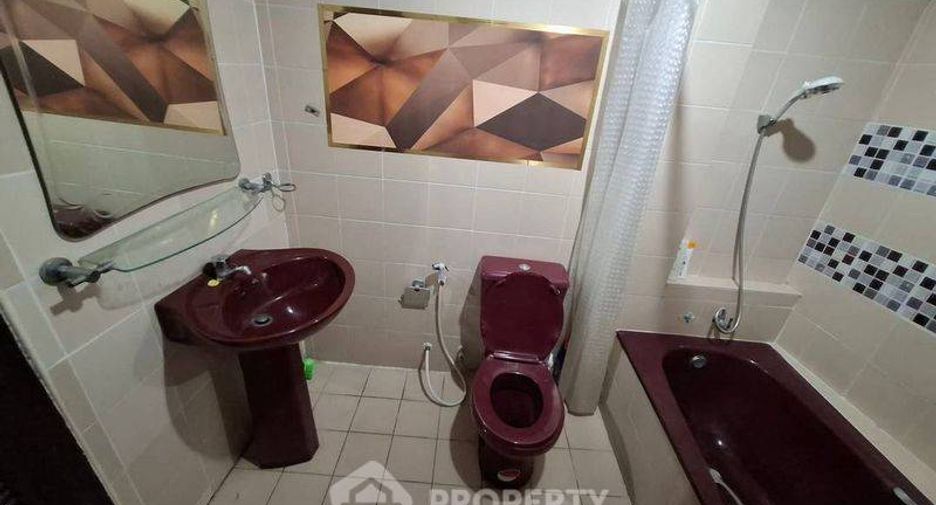 For rent 4 bedrooms townhouse in Pratumnak, Pattaya