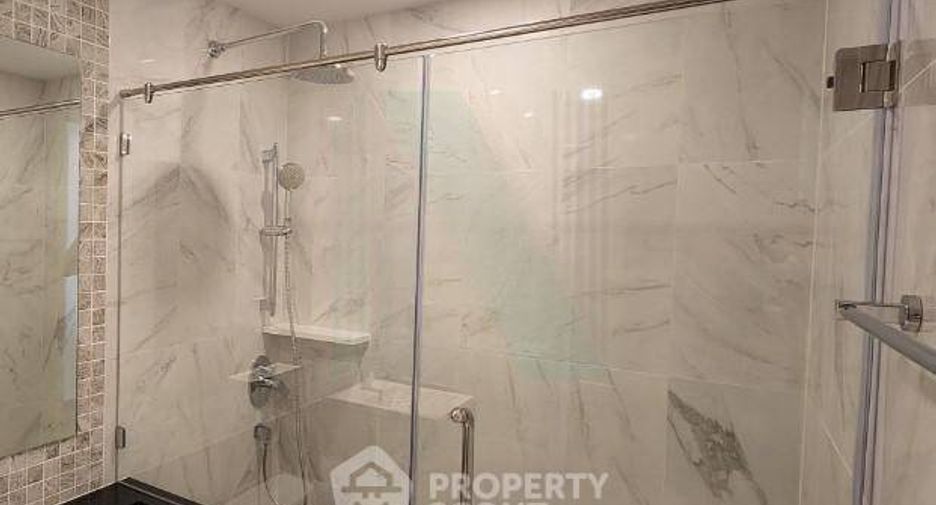 For rent 2 bedrooms condo in Khlong San, Bangkok