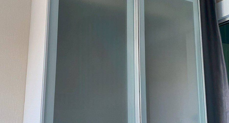For rent 2 bedrooms condo in Huai Khwang, Bangkok