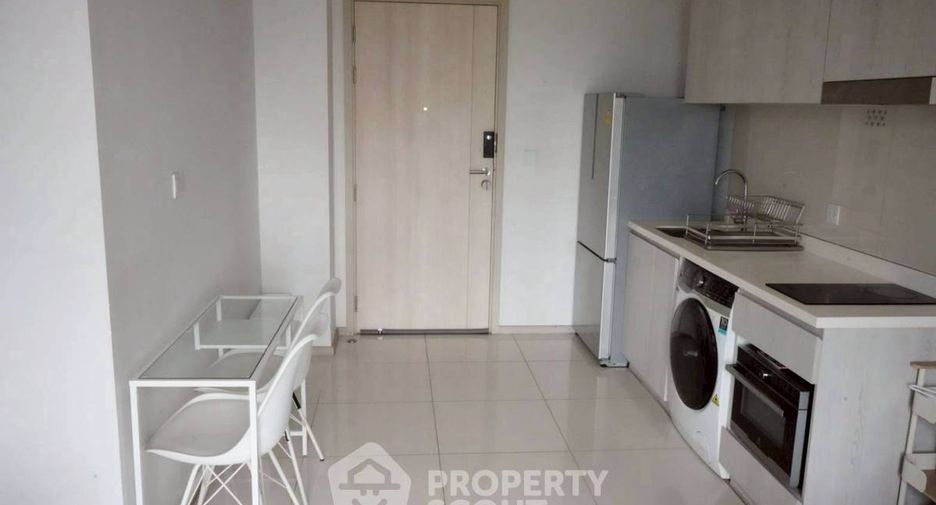 For rent 2 bedrooms condo in Pathum Wan, Bangkok