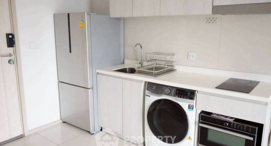 For rent 2 bedrooms condo in Pathum Wan, Bangkok