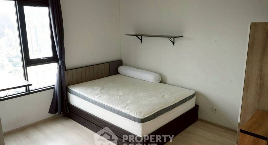 For rent 2 bedrooms condo in Pathum Wan, Bangkok