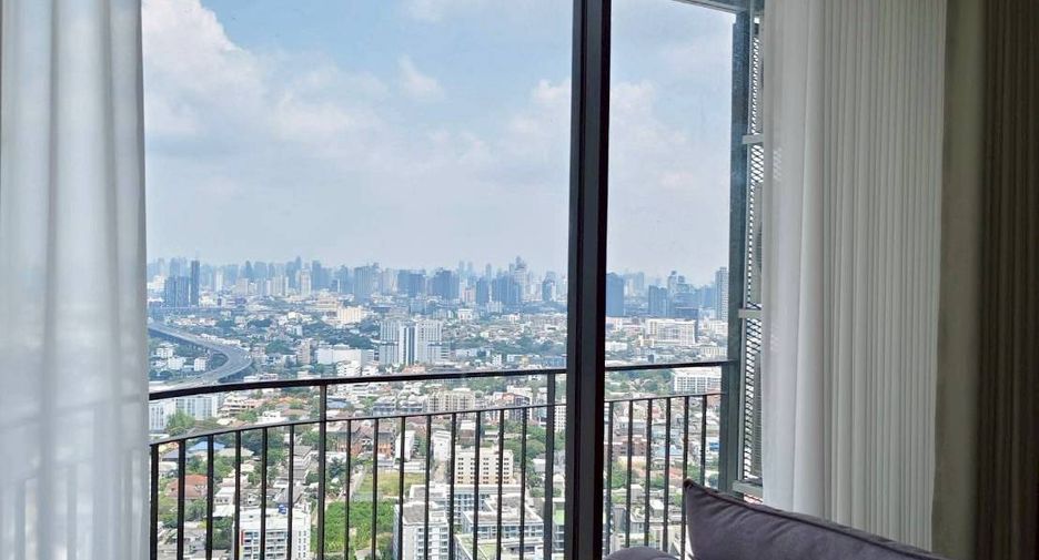 Condo en alquiler de 2 habitaciones en Bang Na, Bangkok