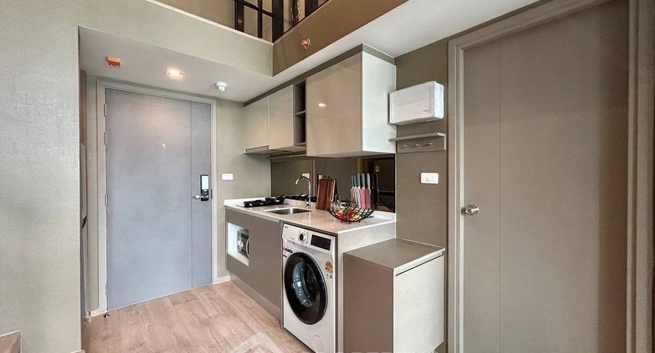 À louer 2 chambres condo à Huai Khwang, Bangkok