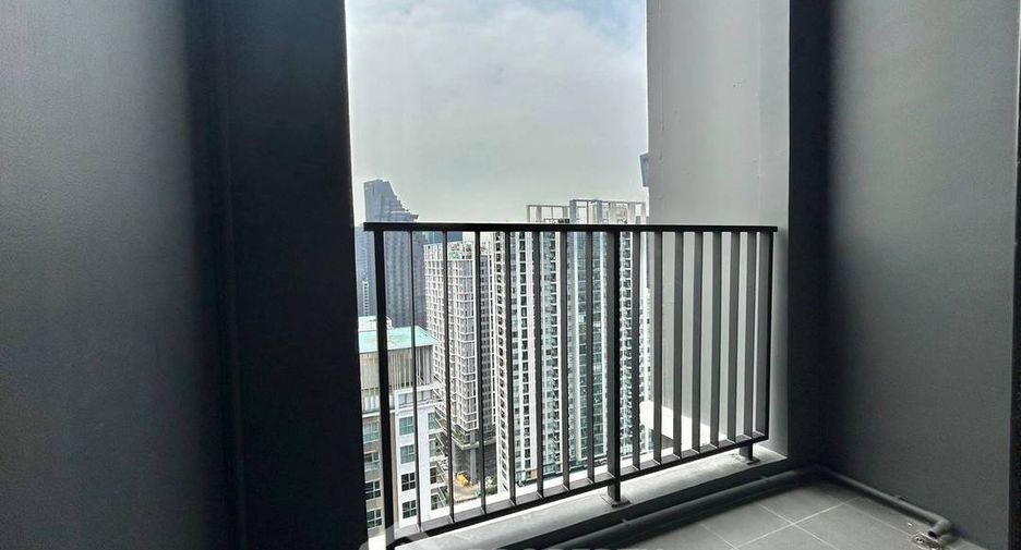 À louer 2 chambres condo à Huai Khwang, Bangkok