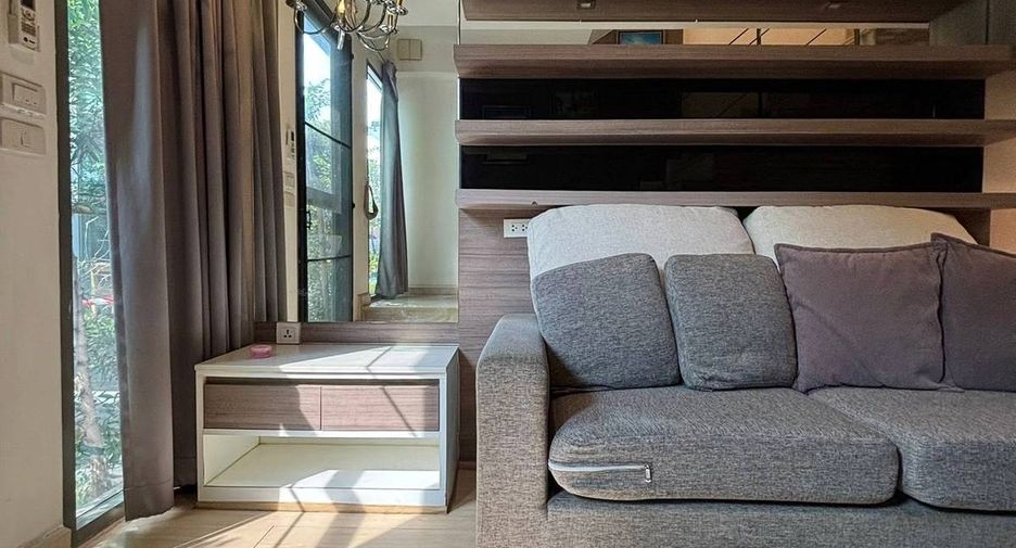 Condo en alquiler de 1 habitaciones en Phra Khanong, Bangkok