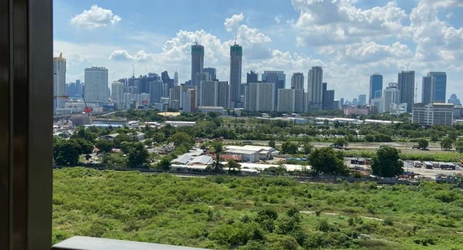 Condo en alquiler de 2 habitaciones en Huai Khwang, Bangkok