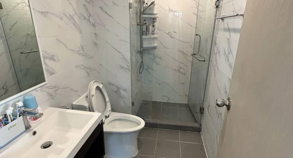 Wohnung zur Miete mit 2 Zimmer in Huai Khwang, Bangkok