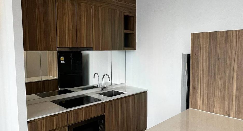 Condo en alquiler de 2 habitaciones en Pathum Wan, Bangkok