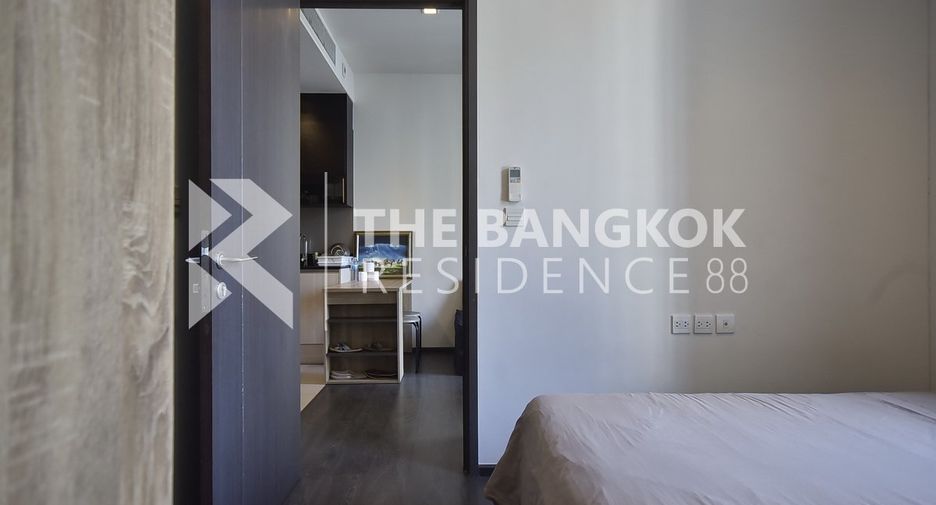 For sale 1 bed condo in Khlong Toei, Bangkok