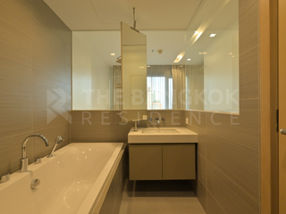 À louer 3 chambres condo à Khlong Toei, Bangkok
