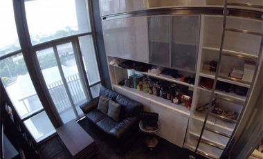 Condo en alquiler de 1 habitaciones en Khlong Toei, Bangkok