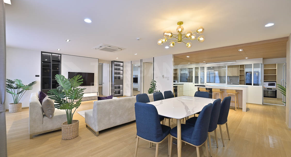 For rent 3 ベッドルーム condo in Khlong Toei, Bangkok