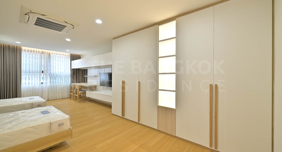 For rent 3 ベッドルーム condo in Khlong Toei, Bangkok